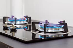 ストーブの修理をする
