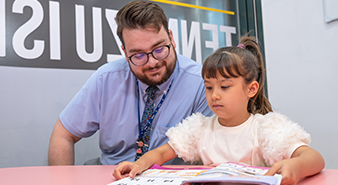 外国人講師　画像