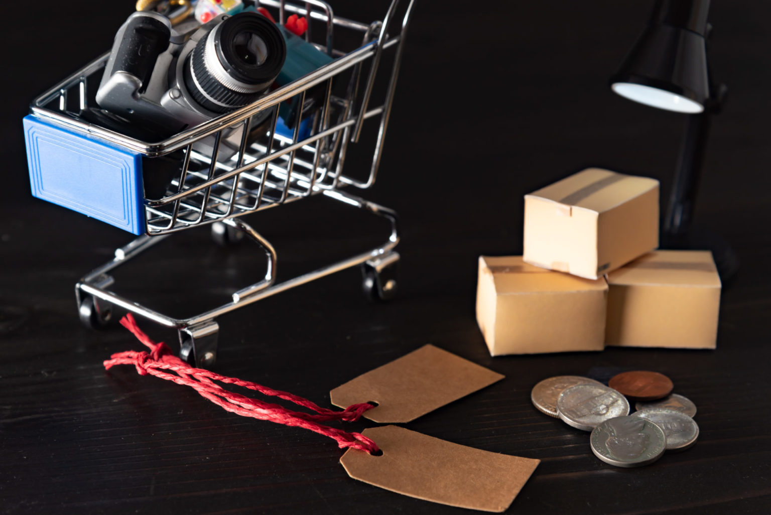 正しいのはどっちでしょう？「売り込む」を英語で言うと？
