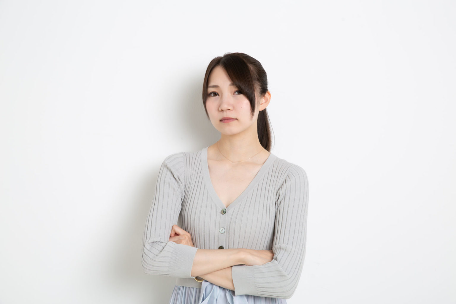 英語で「take with a grain of salt 」ってどんな意味？